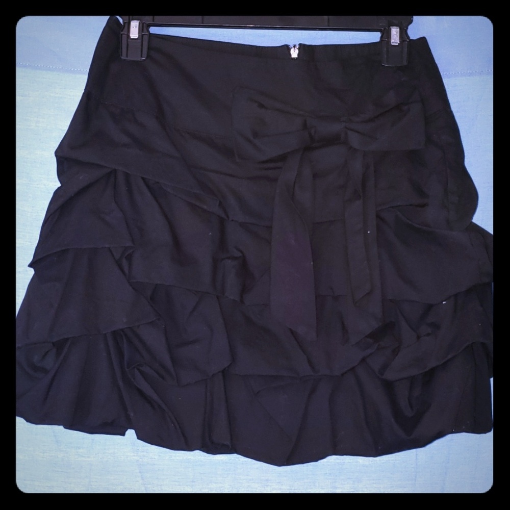 NWOT Ruffled Takara Mini Skirt